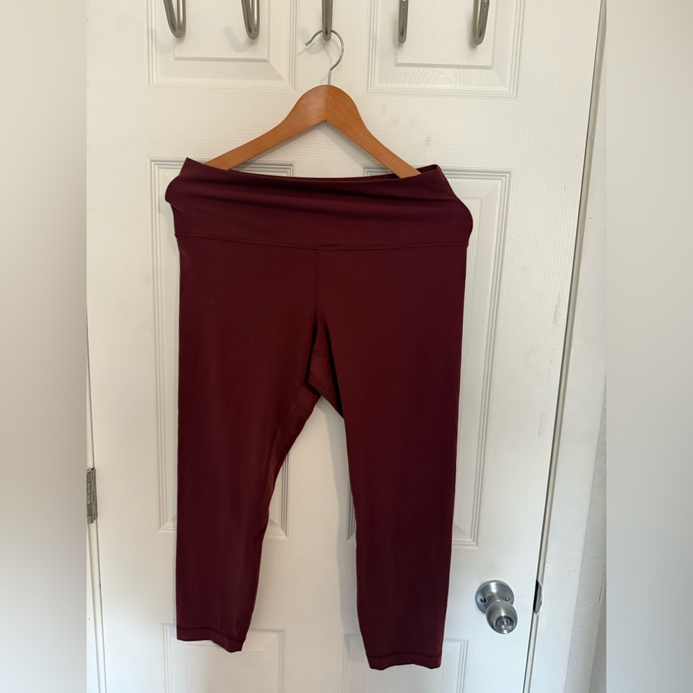 Lululemon Crop Leggings 

Size: 12 

❤️ Open to offers and bundles! ❤️